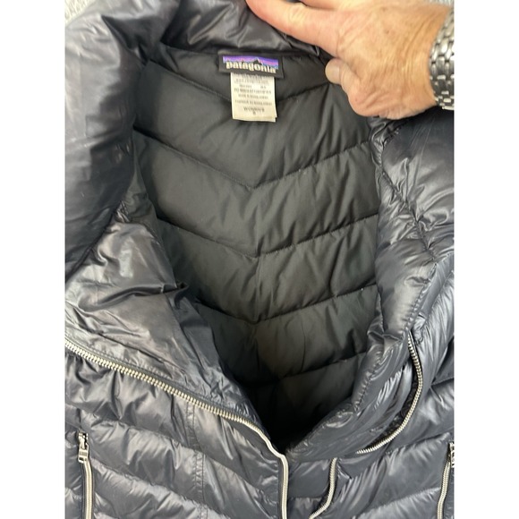 Patagonia Prow Down Puffer Vest Women Small Black Off Center Full Zip Moto Style - Picture 4 of 10